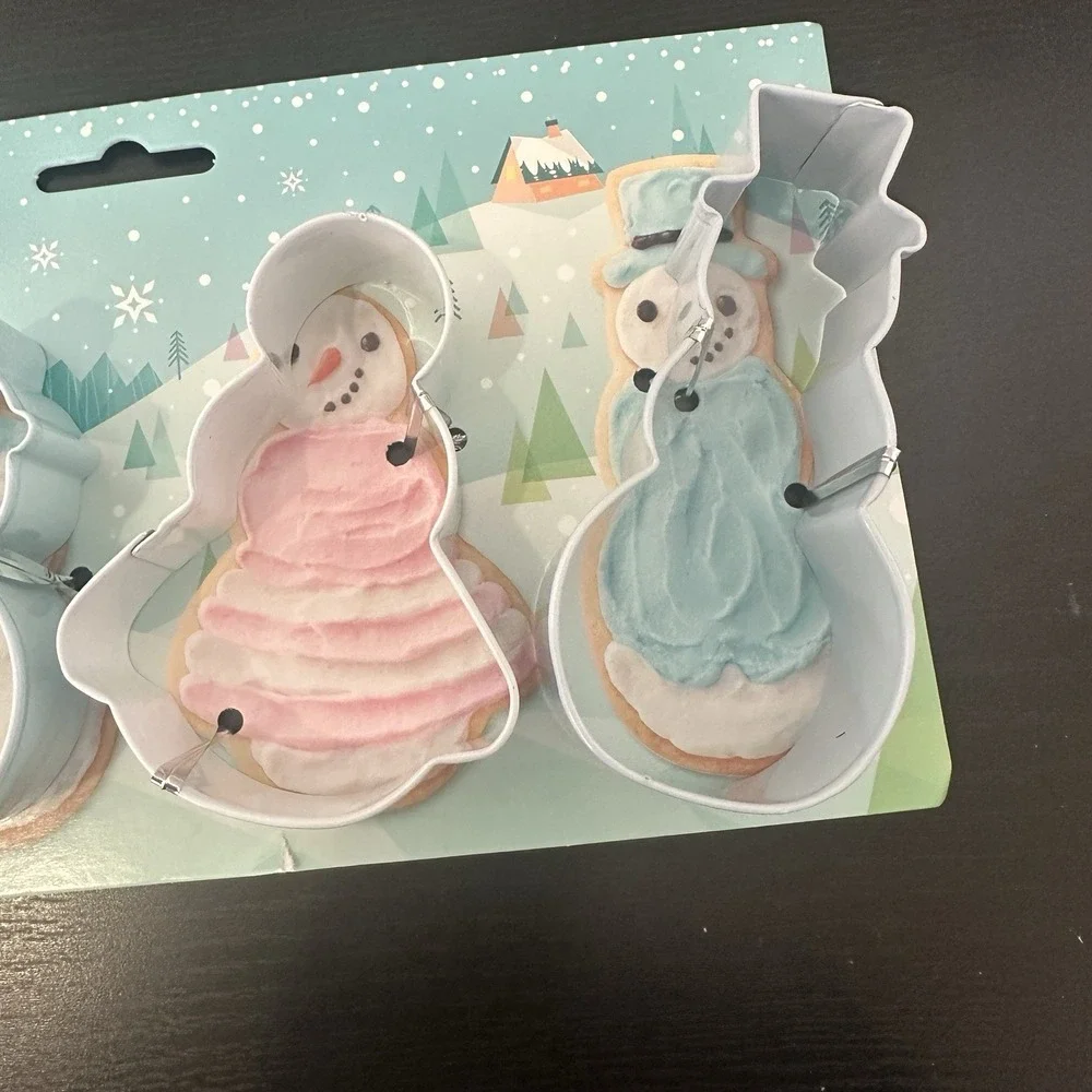 Wilton Cookie Cutter Set 4 pc Christmas Snowman Family - Coated - NEW‎ Winter